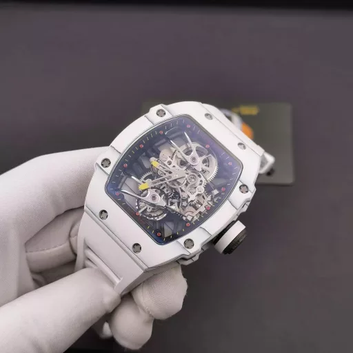 The new RM 27-02 is a sports tourbillon watch designed by 〖RICHARD MILLE〗 for tennis player Rafael Nadal. It not only uses an ultra-light case, but also has super stability to withstand the huge acceleration at the moment of hitting the ball. In the men's 400-meter sprint final at the Rio Olympics, South African athlete Wayde van Niekerk crossed the finish line wearing this watch and won the gold medal.RICHARD MILLE was inspired by the chassis of the racing car and integrated the hollow main plate and case of the movement to greatly improve the impact resistance. In order to make the watch lighter, Richard Mille also cooperated with North Thin Ply Technology to develop a hard and wear-resistant 