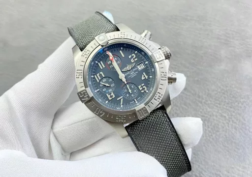 Breitling Navitimer 1 B01 Chronograph. 43mm diameter case, bidirectional ratchet rotating bezel, equipped with Asia-7750 chronograph movement, new extendable steel strap (can replace the original one)