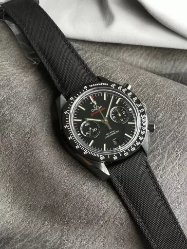 OM: Omega Speedmaster 311.92.44.51.01.003 (Dark Side of the Moon), ceramic case with coated nylon strap, black panda plate, zirconium oxide ceramic dial, decorated with eye-catching white 18K gold 