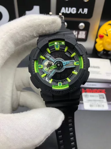 GA-110 Hand-raise Light Casio G-SHOCK--Classic shockproof dial design👍In stock and shipped immediately, 45-degree automatic hand-raise light function with strong visual impact🙈LCD liquid crystal display💡Stopwatch speed function accurate to 1/1000 second⌛Shockproof📣Anti-magnetic💥200 meters waterproof🏊48 city time📲Countdown⏳Alarm clock⏰Fully automatic calendar and other powerful functions