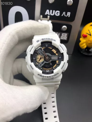 GA-110 Hand-raise Light Casio G-SHOCK--Classic shockproof dial design👍In stock and shipped immediately, 45-degree automatic hand-raise light function with strong visual impact🙈LCD liquid crystal display💡Stopwatch speed function accurate to 1/1000 second⌛Shockproof📣Anti-magnetic💥200 meters waterproof🏊48 city time📲Countdown⏳Alarm clock⏰Fully automatic calendar and other powerful functions