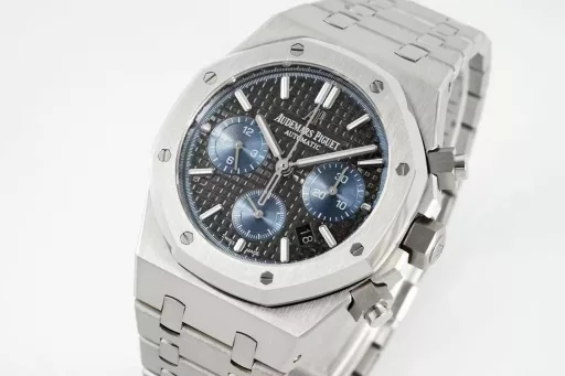 IPF new product is coming - Audemars Piguet 26331OR Royal Oak Multi-function Chronograph Mechanical Watch 41MM!Features: The case structure is consistent with the original authentic product, and the assembly method is consistent with the original, making the thickness thinner than before!The screw-in crown and the push-in chronograph button are consistent with the original, so it will not be fake at first glance! (Different from the market chronograph and reset buttons, which can only be pressed after the knob)1⃣️[Movement] 7750 modified original movement 6-digit small seconds The function is consistent with the original!2⃣️[Watch mirror] The mirror surface is the same as the original one. The sapphire glass mirror surface is placed at the same angle as the original, maintaining the same transparent brightness and consistent anti-glare effect!3⃣️[Case] ​​The case is made of stainless steel, using the original data to open the mold, top-level polishing, whether it is the texture or the texture, it is close to the original. After brushing and partial polishing, it flickers and shows a unique temperament of exquisiteness and toughness!4⃣️【Head grain】The most user-friendly loose head grain buffer ensures a better fit on the wrist and more comfortable to wear.5⃣️【Dial】Restores the exquisiteness of the authentic dial, the three-dimensional and neat 