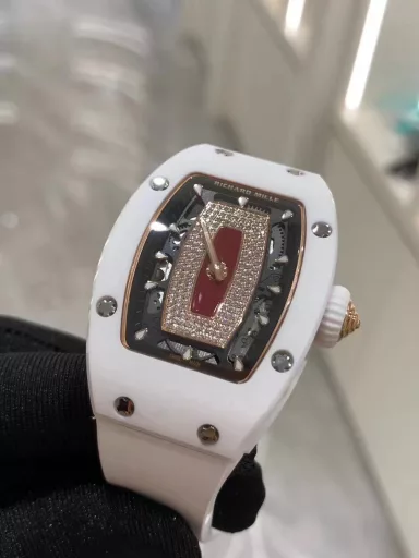 BBA Richard Miller RM0071⃣️Case: Uses the same ZTA white/black ceramic case as the original.2⃣️Movement: Exclusively customized movement to restore the original3⃣️Watch diameter: 1:1 restore the original 45.66x31.40mm, thickness is 11.85MM4⃣️Watch mirror material: Sapphire crystal mirror double anti-glare effect.5⃣️Watch strap material: Imported fluororubber watch strap, corrosion-resistant, comfortable and durable6⃣️Watch buckle: The latest titanium metal material7⃣️Diamond setting process: Breaking the traditional machine setting process, pure hand-made setting 8⃣️Electroplating process: PVD electroplating platinum