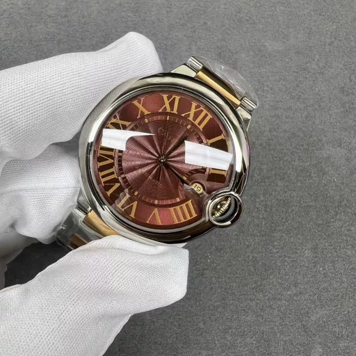 3K Cartier Blue Balloon 🇫🇷 CARTIER BallonBleuOriginal mold, top-level replica, counter synchronized three-code anti-counterfeitingType: Top luxury men's automatic mechanical watchMirror: fish-eye imported sapphire crystalHand: hours, minutes, secondsSurface: guilloche silver-white fontCase: 316 stainless steel with double-circle diamondsStrap: 316 stainless steelSize: 42.1mm×13mmMovement: fully automatic mechanical 2824(All counter styles are complete_Details can be comparable to the original)