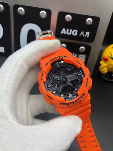 GA-110 Hand-raise Light Casio G-SHOCK--Classic shockproof dial design👍In stock and shipped immediately, 45-degree automatic hand-raise light function with strong visual impact🙈LCD liquid crystal display💡Stopwatch speed function accurate to 1/1000 second⌛Shockproof📣Anti-magnetic💥200 meters waterproof🏊48 city time📲Countdown⏳Alarm clock⏰Fully automatic calendar and other powerful functions