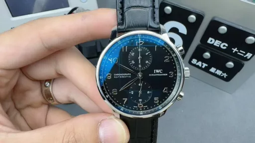 ZF Discovery Magazine, IWC Portuguese series IW371617 watch, stainless steel bracelet case, silver-white panda dial, 69355 automatic machinery, 41 mm.