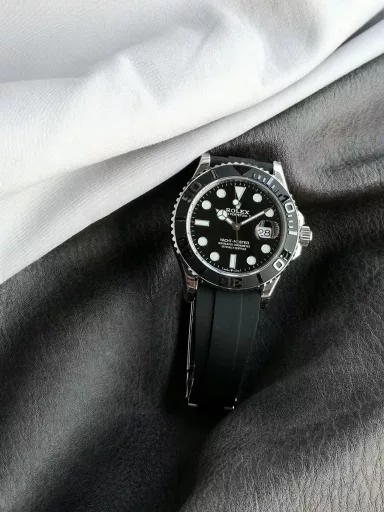 VS limited edition recommendation, Rolex Yacht-Master series m226659-0002 watch, stainless steel case with natural rubber strap, bidirectional rotating 60-minute scale outer ring with matte black Cerachrom ceramic bezel, polished three-dimensional numbers and scales, black lacquer, 18ct white gold hour markers, easy-to-read Chromalight luminous (long-lasting blue light), 18ct white gold hands, easy-to-read Chromalight luminous (long-lasting blue light), 3235 automatic machinery, 42 mm.