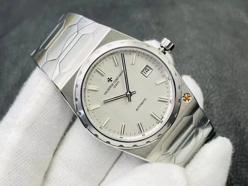 V9 Factory2024 Highly Recommended The highest version on the market The latest style is retro and fashionable】Favoured by many celebrities - Vacheron Constantin has re-launched the iconic luxury sports watch in the historical masterpiece series to commemorate the 222nd anniversary of the brand.1⃣️Case: size 37MM, thickness 8MM!2⃣️The barrel shape adopts a three-part structure so that the overall structure does not appear small. The grooved large gear bezel and the Maltese cross logo at 5 o'clock show its noble atmosphere!3⃣️Dial: Gold. Rose gold. Brushed silver and brushed gray with metal brushed bar hour markers and bar hands with luminous coating, retaining the most classic two-hand!4⃣️Movement: 9015 modified Vacheron Constantin's self-produced 2455/2 movement. All parts from the splint to the steel wheel are finely decorated, and the automatic oscillator is plated with 22k gold and engraved with the font 2225⃣️Strap: The integrated hexagonal central link makes the whole watch more angular, while retaining the timeless and elegant beautyV9 Factory's masterpiece is welcome to appreciate it