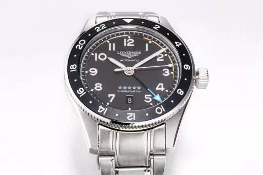 Longines launches the new Spirit Pioneer ZuIu Time watch!1⃣️Diameter 42 mm, frosted lettering, frosted ceramic bezel, bidirectional rotation, synchronized with the official website!2⃣️The bezel is decorated with black, green and blue ceramic inlays, marked with 24-hour scale and Super-LumiNova fluorescent inverted triangle, indicating the time information of the second time zone.3⃣️The disk is also decorated with a flying wing hourglass pattern and five star reliefs. There is a date window at 6 o'clock.4⃣️The sapphire crystal mirror is slightly arched, and both the inside and outside are treated with anti-glare coating. The bidirectional rotation is precise and smooth. The watch is equipped with a screw-in crown that is easy to grip and adjust, and the sealed case back is fixed by 6 screws, with excellent water resistance of 100 meters.5⃣️Stainless steel bracelet or brown/yellow/blue Italian calfskin, with a safety buckle, excellent, comfortable and sturdy.6⃣️The 2836 movement is modified into the original L844.4 automatic winding movement, which can provide up to 48 hours of power reserve and is certified by the Swiss Official Observatory (COSO).Welcome all watch friends to appreciate it!