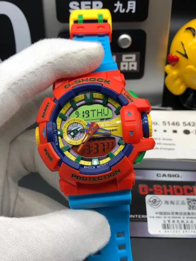GA-400 hand-raise light Casio G-SHOCK--classic shockproof dial design👍In stock and shipped immediately, 45-degree automatic hand-raise light function with strong visual impact🙈LCD liquid crystal display💡Stopwatch speed function accurate to 1/1000 second⌛Shockproof📣Anti-magnetic💥200 meters waterproof🏊48 city time📲Countdown⏳Alarm clock⏰Fully automatic calendar and other powerful functions