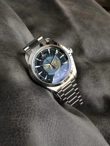 vs limited edition recommendation: Omega Seamaster series 220.10.43.22.03.001 watch (limited edition world time watch), stainless steel bracelet case, blue dial, 8938 automatic machinery, 43 mm.