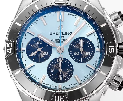 The first BLS new product on the market - Breitling Super Mechanical Chronograph 44mm, exclusive ceramic technology, breaking through the original technical barriers. The design inspiration comes from the Italian Air Force 