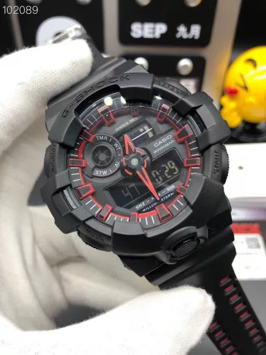 Hot selling GA-710 hand-raise light Casio G-SHOCK--classic shockproof dial design👍In stock and shipped immediately, 45-degree automatic hand-raise light function with strong visual impact🙈LCD liquid crystal display💡Stopwatch speed function accurate to 1/1000 second⌛Shockproof📣Anti-magnetic💥200 meters waterproof🏊48 city time📲Countdown⏳Alarm clock⏰Fully automatic calendar and other powerful functions📆