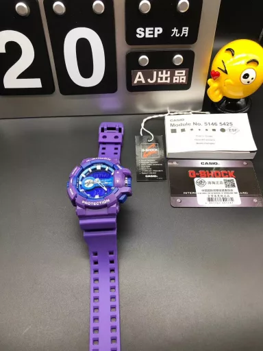 GA-400 hand-raise light Casio G-SHOCK--classic shockproof dial design👍In stock and shipped immediately, 45-degree automatic hand-raise light function with strong visual impact🙈LCD liquid crystal display💡Stopwatch speed function accurate to 1/1000 second⌛Shockproof📣Anti-magnetic💥200 meters waterproof🏊48 city time📲Countdown⏳Alarm clock⏰Fully automatic calendar and other powerful functions
