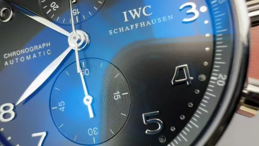 ZF Discovery Magazine, IWC Portuguese series IW371617 watch, stainless steel bracelet case, silver-white panda dial, 69355 automatic machinery, 41 mm.