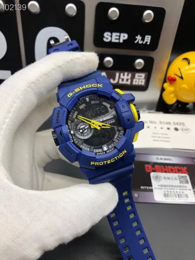 GA-400 hand-raise light Casio G-SHOCK--classic shockproof dial design👍In stock and shipped immediately, 45-degree automatic hand-raise light function with strong visual impact🙈LCD liquid crystal display💡Stopwatch speed function accurate to 1/1000 second⌛Shockproof📣Anti-magnetic💥200 meters waterproof🏊48 city time📲Countdown⏳Alarm clock⏰Fully automatic calendar and other powerful functions