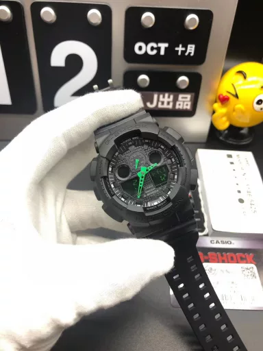 GA-110 Hand-raise Light Casio G-SHOCK--Classic shockproof dial design👍In stock and shipped immediately, 45-degree automatic hand-raise light function with strong visual impact🙈LCD liquid crystal display💡Stopwatch speed function accurate to 1/1000 second⌛Shockproof📣Anti-magnetic💥200 meters waterproof🏊48 city time📲Countdown⏳Alarm clock⏰Fully automatic calendar and other powerful functions