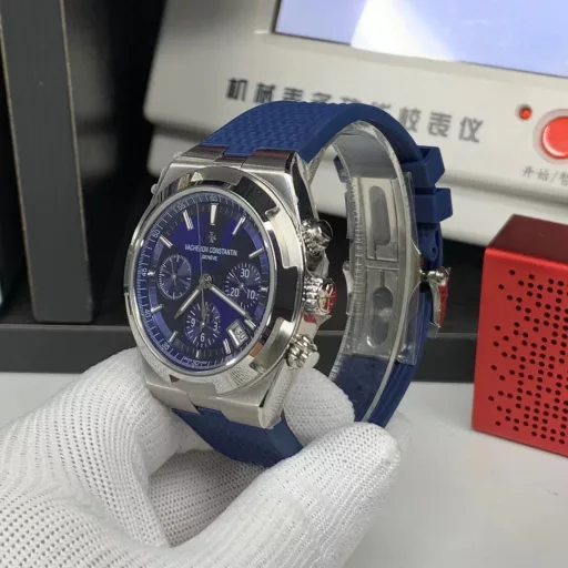Vacheron Constantin Overseas Chronograph 5500V/110A-B075 watch equipped with a customized version of Cal. 5200 chronograph automatic mechanical movement, double-sided sapphire 42.5mm Vacheron Constantin