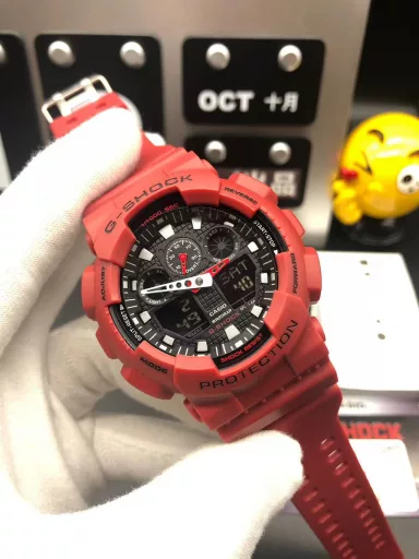 GA-110 Hand-raise Light Casio G-SHOCK--Classic shockproof dial design👍In stock and shipped immediately, 45-degree automatic hand-raise light function with strong visual impact🙈LCD liquid crystal display💡Stopwatch speed function accurate to 1/1000 second⌛Shockproof📣Anti-magnetic💥200 meters waterproof🏊48 city time📲Countdown⏳Alarm clock⏰Fully automatic calendar and other powerful functions