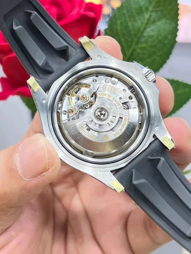 c42mm platinum yacht/3235 movement