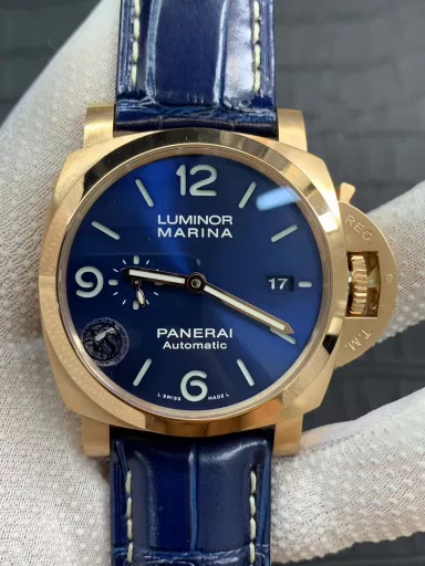 VS: 44MM 