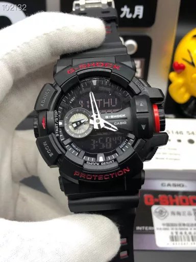 GA-400 hand-raise light Casio G-SHOCK--classic shockproof dial design👍In stock and shipped immediately, 45-degree automatic hand-raise light function with strong visual impact🙈LCD liquid crystal display💡Stopwatch speed function accurate to 1/1000 second⌛Shockproof📣Anti-magnetic💥200 meters waterproof🏊48 city time📲Countdown⏳Alarm clock⏰Fully automatic calendar and other powerful functions