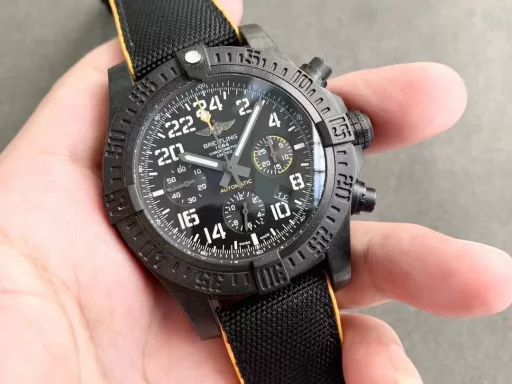 Breitling original one-to-one carbon fiber texture, the ultimate new work. The Breitling Avenger Hurricane series 45mm chronograph was purchased two years ago and disassembled for inspection. After many efforts by the watchmaker, it was finally cracked. It is made of Breitlight® material. Breitlight® is a thermoplastic resin with excellent high temperature resistance. It is a composite of polycarbonate and carbon fiber. The material is 3.3 times lighter than titanium and 5.8 times lighter than stainless steel, but it is stronger and can't be broken! It also has many advantages: scratches, polishing, corrosion resistance, anti-magnetic, anti-allergic, and has a warmer touch than metal, and presents the mottled visual effect of carbon fiber. (The raw materials are purchased in Switzerland, which is hard-won. Don't miss it if you like it) The real thing looks better