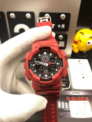GA-110 Hand-raise Light Casio G-SHOCK--Classic shockproof dial design👍In stock and shipped immediately, 45-degree automatic hand-raise light function with strong visual impact🙈LCD liquid crystal display💡Stopwatch speed function accurate to 1/1000 second⌛Shockproof📣Anti-magnetic💥200 meters waterproof🏊48 city time📲Countdown⏳Alarm clock⏰Fully automatic calendar and other powerful functions