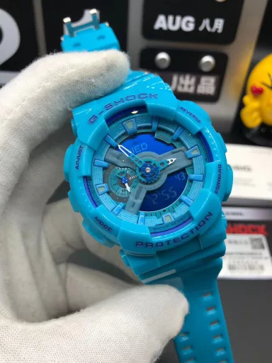 GA-110 Hand-raise Light Casio G-SHOCK--Classic shockproof dial design👍In stock and shipped immediately, 45-degree automatic hand-raise light function with strong visual impact🙈LCD liquid crystal display💡Stopwatch speed function accurate to 1/1000 second⌛Shockproof📣Anti-magnetic💥200 meters waterproof🏊48 city time📲Countdown⏳Alarm clock⏰Fully automatic calendar and other powerful functions