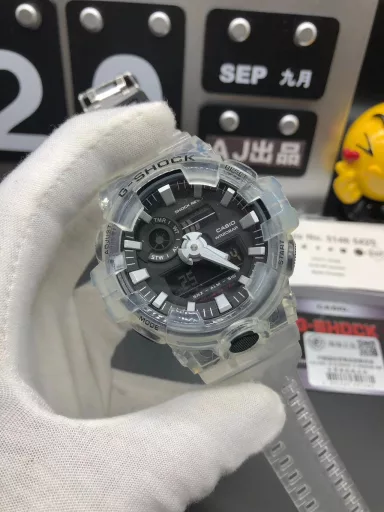 Hot selling GA-710 hand-raise light Casio G-SHOCK--classic shockproof dial design👍In stock and shipped immediately, 45-degree automatic hand-raise light function with strong visual impact🙈LCD liquid crystal display💡Stopwatch speed function accurate to 1/1000 second⌛Shockproof📣Anti-magnetic💥200 meters waterproof🏊48 city time📲Countdown⏳Alarm clock⏰Fully automatic calendar and other powerful functions📆