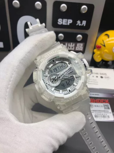 GA-400 hand-raise light Casio G-SHOCK--classic shockproof dial design👍In stock and shipped immediately, 45-degree automatic hand-raise light function with strong visual impact🙈LCD liquid crystal display💡Stopwatch speed function accurate to 1/1000 second⌛Shockproof📣Anti-magnetic💥200 meters waterproof🏊48 city time📲Countdown⏳Alarm clock⏰Fully automatic calendar and other powerful functions