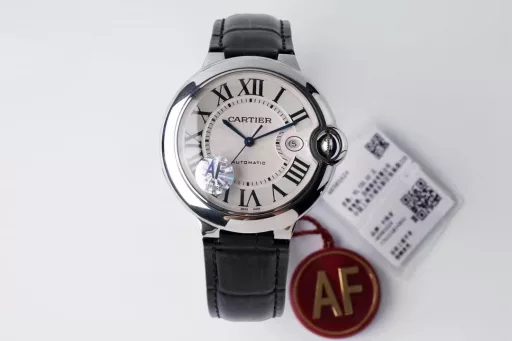 AF's most powerful masterpiece! Cartier CARTIER 42mm Blue Balloon WSBB0015 Men's Watch Series! The upgraded 2824 movement series is coming! 🎮Super cost-effective, the best version choice!AF is fully upgraded! Strive for perfect interpretation as follows:Cases: Swiss-grade precision polishing! PVD carbon-coated stainless steel case! Original blue spinel crown! Case shape and curvature, the crescent shape has an invincible texture! Perfect sapphire fisheye bubble crystal mirror with crescent 🌙 opening! Multiple sets of combined cases are rigorous, exquisite and meticulous! 3-degree strong waterproof! Fine strap polishing and brushing feel! Refined case back cover logo, twin effect! 8 genuine screws! All the above accessories! Can be interchanged with the original authentic watch! No difference!Dial interior: genuine OEM-level text! Super difficult and strongest replica! Original strong luminous hands! The color tone and font thickness of the calendar strip are consistent! It kills all versions in the market! AF's abnormal reproduction requirements! Pursuing the strongest! 🎮In terms of movement: It uses the top-level Haiou 2824 movement! After the super-fine assembly of the watch master, the movement is very stable, the travel time is accurate, and it is rarely repaired! Worth having!One watch, one number, one tag, three codes in one! The scanned data is consistent with the authentic product! The counter no longer uses the red warranty card and other accessories! Instead, it uses a large invoice! We did not copy the invoice! We also don't make those fake packaging in the market! This AF watch packaging is consistent with the authentic one! Super strong counterfeiting! Welcome to taste it!Black cowhide woven cloth strap! Comfortable to wear! Great value for money! You will earn money if you buy it!AF, only compare with the authentic one! We can provide you with original authentic watches and our replicas! Welcome to taste it! 🎮Three elite exquisite recommended men's mechanical watches SJ carefully creates ultra-realistic photos for you