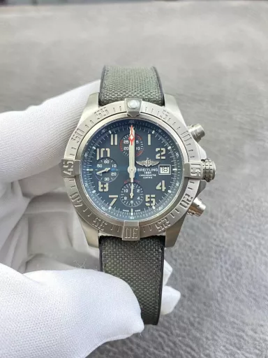 Breitling Navitimer 1 B01 Chronograph. 43mm diameter case, bidirectional ratchet rotating bezel, equipped with Asia-7750 chronograph movement, new extendable steel strap (can replace the original one)