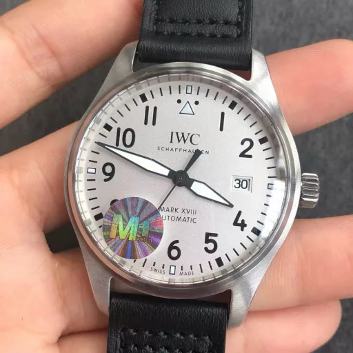 The redefinition of the Mark XVIII Pilot's Watch IW327010 