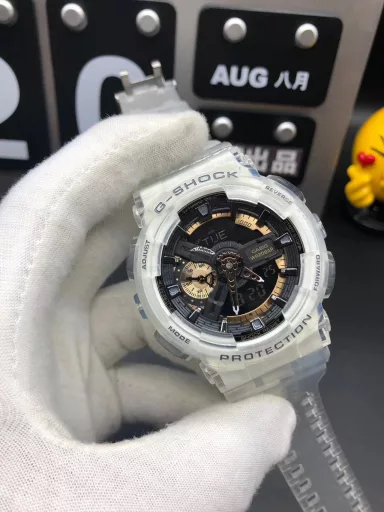 GA-110 Hand-raise Light Casio G-SHOCK--Classic shockproof dial design👍In stock and shipped immediately, 45-degree automatic hand-raise light function with strong visual impact🙈LCD liquid crystal display💡Stopwatch speed function accurate to 1/1000 second⌛Shockproof📣Anti-magnetic💥200 meters waterproof🏊48 city time📲Countdown⏳Alarm clock⏰Fully automatic calendar and other powerful functions