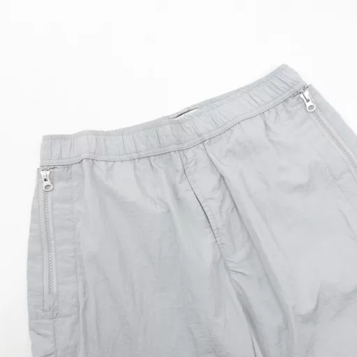 Stone Island SS23 Nylon Meta series solid color metal nylon elastic pants loose long casual pants metal nylon fabric gloss perfect restore extremely comfortable touch Original logo Metal nylon series yyds functional wind full set of original three standard accessories complete hardware logo custom laser logo