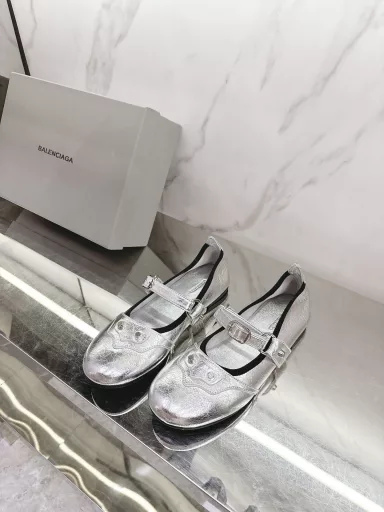 Balenciag*✨ new Mary Jane shoes for spring/summer 2025 💕What slippers to wear in summer 🤨 recommend you a good-looking and fashionable Mary Jane 😏 all kinds of leisure, featuring a comfortable ❗️ closed eyes into 🤩zp1:1 customized cowhide fabric, sheepskin inside, Italy 🇮🇹 imported leather outsole