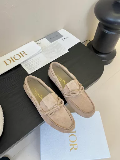 Dior Dior 25SS spring/summer new Miss Street loafersTaikoo Hui original purchase to develop the top version of the new layout to create a fashion classic single product Paris fashion Week the first weight of the big show to create a new product inspiration by D main designer cleverly combined in the perfect shoe type. With the brand buckle, more fashionable! The original is perfectly crafted