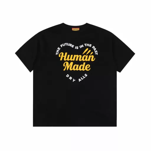 UMAN MADE Love Letter Printed Short Sleeve T-shirtCustomized according to the original version, 16x21 count 230g double yarn bamboo cotton, washed + silicone oil treatment, the fabric is soft and skin-friendly.The black print is printed with imported glue, and the black color is due to the special nature of the fabric (the print has exposed bottom and fine lines like the genuine product, as can be seen in the picture). The white is a watermark, and the print is integrated with the fabric, with first-class texture! The production methods of the neckline and shoulder strips are all well-made. The collar is thick and reinforced, washable and non-deformed. The retro ribbed collar design is double-bound and fits the neck. The hem thread is perfectly locked and refuses to deform! The packaging/collar label/washing label are all restored and customized. Bamboo cotton is more expensive than ordinary fabrics and is a high-end fabric. It can be machine washed at a light level. Violent machine washing is strictly prohibited. It is recommended to fold it in half and dry it after hand washing.