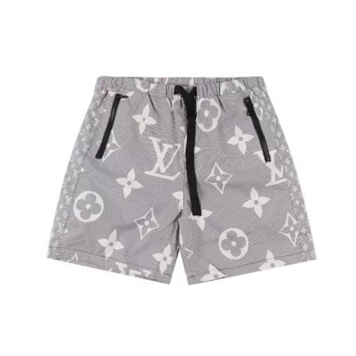 Louis Vuitton monogram light shortsOriginal purchase, first time pattern making. The fabric is a customized dense spinning technology fabric with a light surface, silky and breathable upper body. Infrared positioning cutting, overalls design, invincible and versatile upper body. All details are customized and developed, and all hardware accessories are restored to ZP.