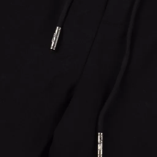 Chrome Hearts Cross Patch Embroidered ShortsOriginal purchase, fabric is made of 330g pure cotton, soft and comfortable, ready-to-wear washing process, imported TAJIMA machine positioning embroidery, customized sterling silver arc buckle, pure hand stitching, customized accessories, large factory products are very demanding workmanship, comfortable and natural to wear, workmanship details compared to the counter, second-rate market version