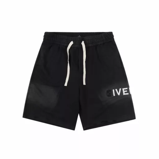 Givenchy Washed Destroyed Printed ShortsThe counter is purchased from the original domestic counter, woven 420g yarn, grey fabric wash feel, fabric surface, drape up to 380g, drawstrings are independently dyed, the print is screen printed with thermosetting ink, the same vat dyed fabric is fixed color and dyed, the print has no burrs, restores the same waistline, domestic double needle machine modified honing! The seemingly simple style has many small details! The foot mouth has 22 threads. The labor cost is equivalent to two hoodies!
