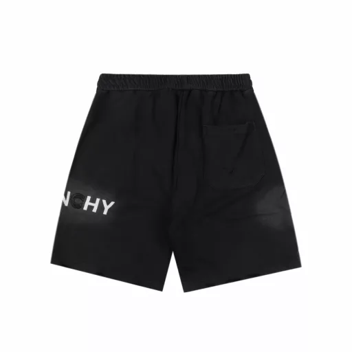 Givenchy Washed Destroyed Printed ShortsThe counter is purchased from the original domestic counter, woven 420g yarn, grey fabric wash feel, fabric surface, drape up to 380g, drawstrings are independently dyed, the print is screen printed with thermosetting ink, the same vat dyed fabric is fixed color and dyed, the print has no burrs, restores the same waistline, domestic double needle machine modified honing! The seemingly simple style has many small details! The foot mouth has 22 threads. The labor cost is equivalent to two hoodies!