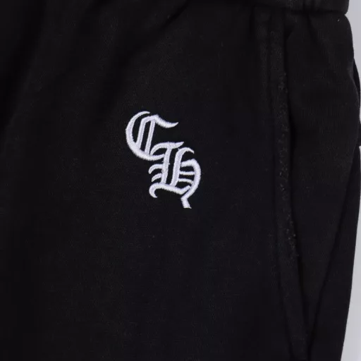 Chrome Hearts Embroidered Letter Destruction ShortsOriginal purchase, fabric is made of 330g cotton, soft and comfortable, ready-to-wear washing process, imported TAJIMA machine positioning embroidery, customized sterling silver arc buckle, pure hand stitching, customized accessories, large factory products are very demanding workmanship, comfortable and natural to wear, workmanship details compared to the counter, second kill market version