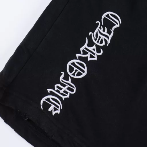 Chrome Hearts Embroidered Letter Destruction ShortsOriginal purchase, fabric is made of 330g cotton, soft and comfortable, ready-to-wear washing process, imported TAJIMA machine positioning embroidery, customized sterling silver arc buckle, pure hand stitching, customized accessories, large factory products are very demanding workmanship, comfortable and natural to wear, workmanship details compared to the counter, second kill market version