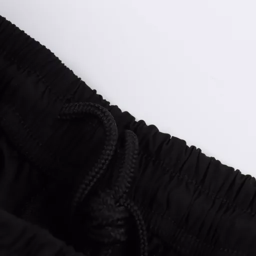 Adidas 24Fw open and close three-bar webbing trousersCustom-made 70D plain woven fabric, 4-level coating process, consistent fabric on both sides, 3D laser three-dimensional cutting, 3D full-embroidery letters embroidered by Tajima high-speed 10,000-needle embroidery machine, mold-made custom hardware zipper, front and back track puller, mold-made custom original eyelets, mold-made custom original logo sugar cube rope stopper, original main label washing tag brand packaging