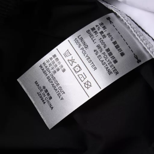 Adidas 24Fw open and close three-bar webbing trousersCustom-made 70D plain woven fabric, 4-level coating process, consistent fabric on both sides, 3D laser three-dimensional cutting, 3D full-embroidery letters embroidered by Tajima high-speed 10,000-needle embroidery machine, mold-made custom hardware zipper, front and back track puller, mold-made custom original eyelets, mold-made custom original logo sugar cube rope stopper, original main label washing tag brand packaging