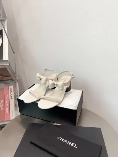 Chanel25p bow sandals𝟮𝟱𝗽The most popular Naihuhu butterfly sandals, genuine products are purchased with full-layer lambskin, genuine products are disassembled and developed, you can enter and exit the counter at will to compare the leather, last, stitching and all details, to achieve the real genuine products, this series is now on sale! ! !The only genuine genuine product in the whole network! ! The whole network counter supports the inspection level, the only version of the product on the market, accept counter comparison, no reason to return or exchange if it is not the version.