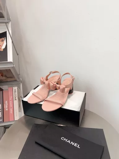 Chanel25p bow sandals𝟮𝟱𝗽The most popular Naihuhu butterfly sandals, genuine products are purchased with full-layer lambskin, genuine products are disassembled and developed, you can enter and exit the counter at will to compare the leather, last, stitching and all details, to achieve the real genuine products, this series is now on sale! ! !The only genuine genuine product in the whole network! ! The whole network counter supports the inspection level, the only version of the product on the market, accept counter comparison, no reason to return or exchange if it is not the version.
