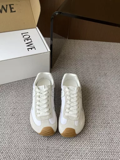 Loewe 25ss latest runway model Ballet Runner 2.0 couple model ballet casual sports shoes Dexun shoes nylon and cow leather sports shoes asymmetrical toe design, sock-like internal structure light rubber outsole extends to the toeFabric original custom imported first layer cowhideInner lining imported soft sheepskin + mesh liningSole original molded non-slip rubber material
